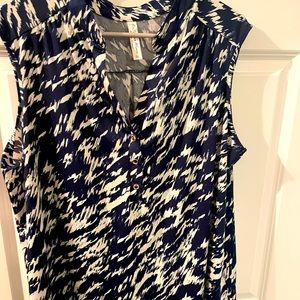 2X Navy and White Top